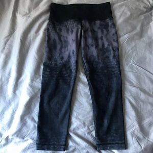 Lululemon Wunder Under 4 Snowy Owl Crops Leggings RARE Yoga Grey Black Pants